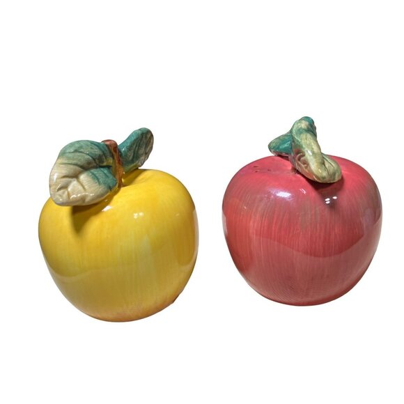 Oneida Apple Salt and Pepper Shakers, Yellow Apple and Red Apple Shakers - Picture 6 of 12
